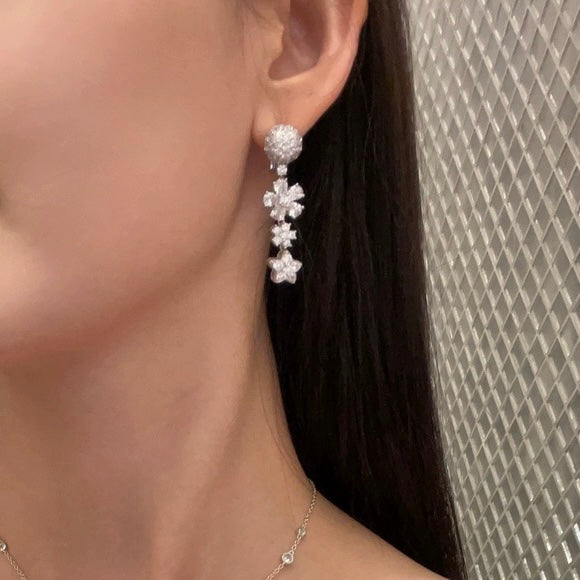 18K Folie Des Pr̩s Earrings
