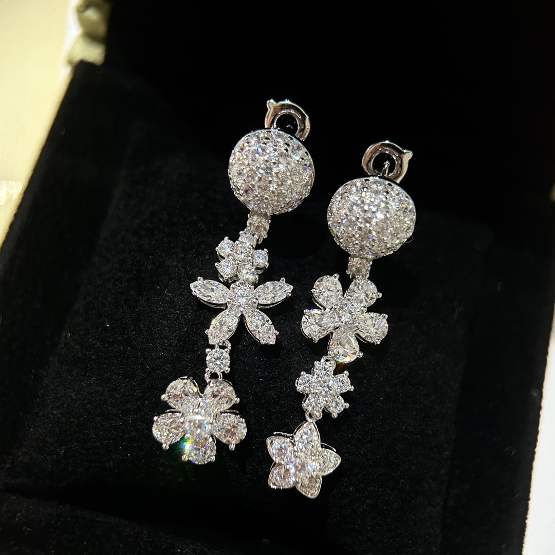 18K Folie Des Pr̩s Earrings