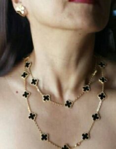 Click to view full screen 18K Vintage Alhambra 20 Motifs Long Necklace photo review