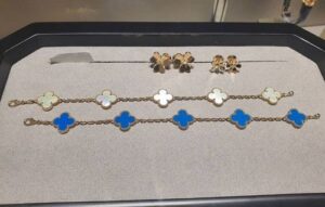 Click to view full screen 18K Vintage Alhambra Five Motifs Tiger Eye Bracelet photo review