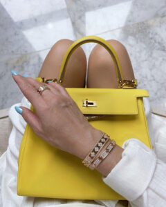 Click to view full screen 18K Frivole Seven Flowers Bracelet photo review