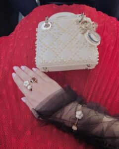 Click to view full screen 18K Lucky Spring Five Motifs Clover Bracelet photo review