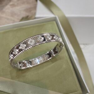 Click to view full screen 18K Rose Gold Kelly Diamonds H Bracelet photo review