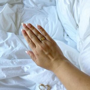 Click to view full screen 18K Love Wedding 6mm Ring photo review