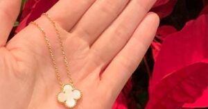 Click to view full screen 18K Vintage Alhambra Pearl 10 Motifs Necklace photo review