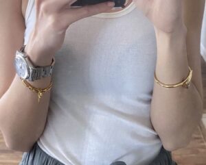 Click to view full screen 18K Juste Un Clou Bracelet photo review