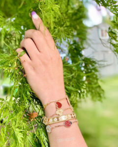 Click to view full screen 18K Lucky Spring Five Motifs Clover Bracelet photo review