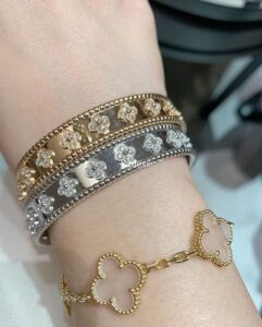 Click to view full screen 18K Rose Gold Kelly Diamonds H Bracelet photo review