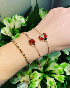 Click to view full screen 18K Lucky Spring Five Motifs Clover Bracelet photo review