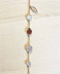 Click to view full screen 18K Lucky Spring Five Motifs Clover Bracelet photo review