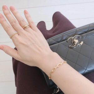 Click to view full screen 18K Cosmos Between the Finger Diamond Ring photo review