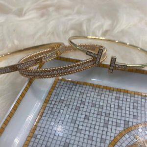 Click to view full screen 18K Vintage Alhambra Five Motifs Pearl Bracelet photo review