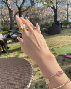 Click to view full screen 18K Lucky Spring Five Motifs Clover Bracelet photo review