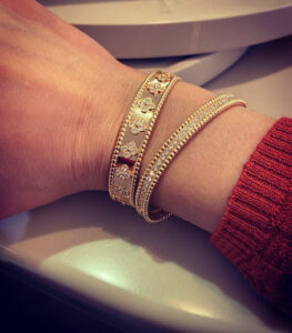 Click to view full screen 18K Vintage Alhambra Five Motifs Pearl Bracelet photo review