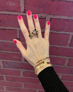 Click to view full screen 18K Frivole Between the Finger Ring photo review