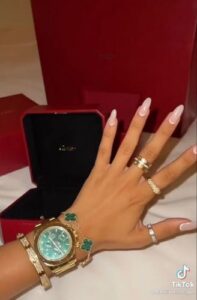 Click to view full screen 18K Vintage Alhambra Five Motifs Malachite Clover Bracelet photo review