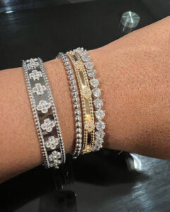 Click to view full screen 18K Rose Gold Kelly Diamonds H Bracelet photo review