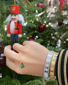 Click to view full screen 18K Rose Gold Kelly Diamonds H Bracelet photo review