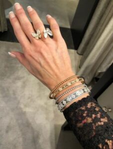 Click to view full screen 18K Two Butterfly Between the Finger Pearl Ring photo review