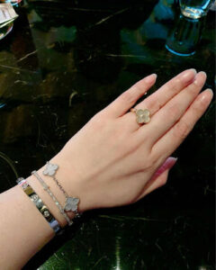 Click to view full screen 18K Vintage Alhambra Pearl Ring photo review