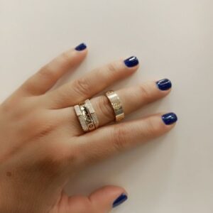 Click to view full screen 18K Enlacement Wedding Ring photo review