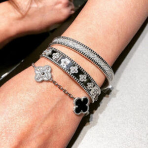 Click to view full screen 18K Rose Gold Kelly Diamonds H Bracelet photo review